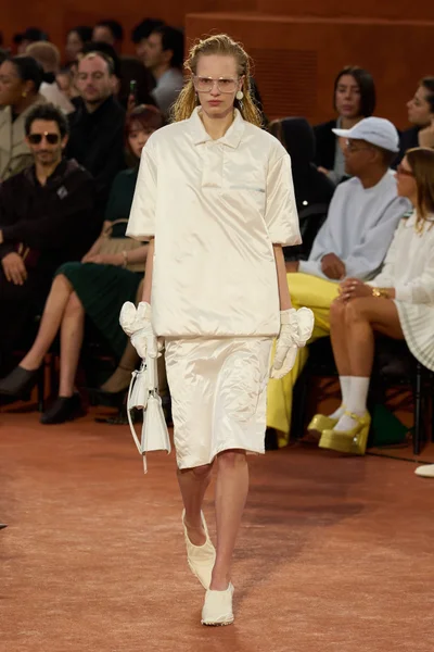 Look 2